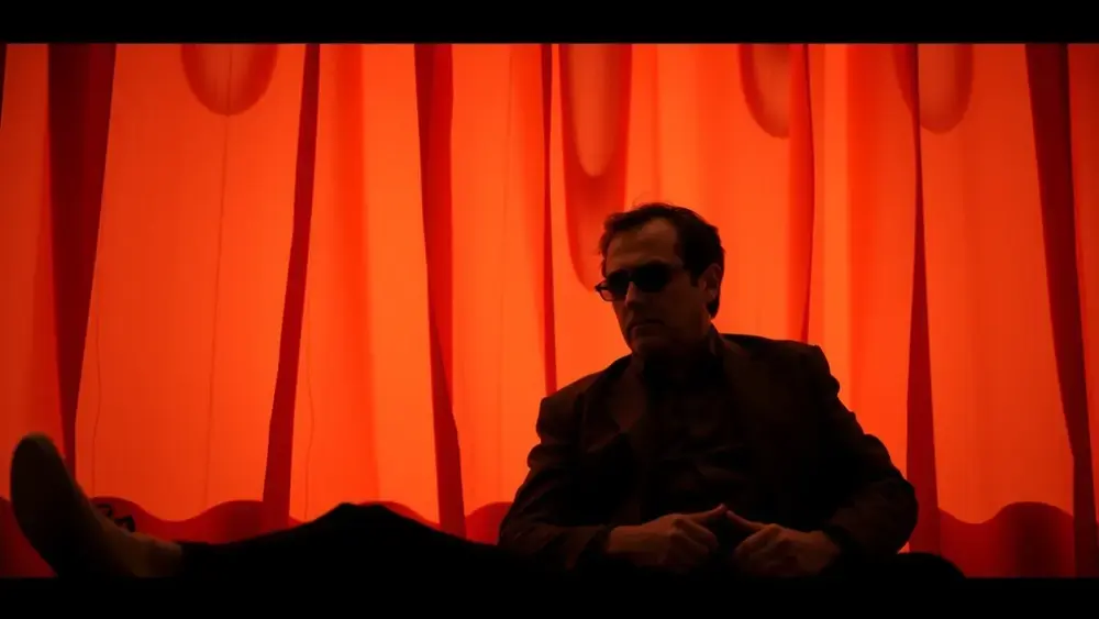 Como Tarantino cria tensão em cenas longas de diálogo