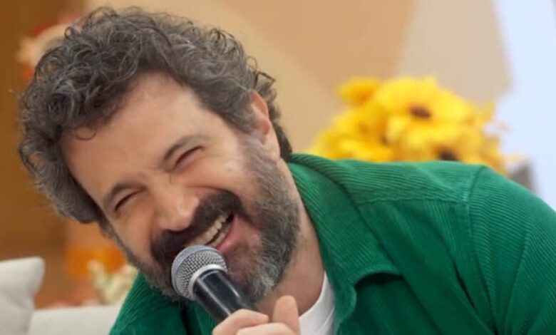 Caco Ciocler rindo no Encontro