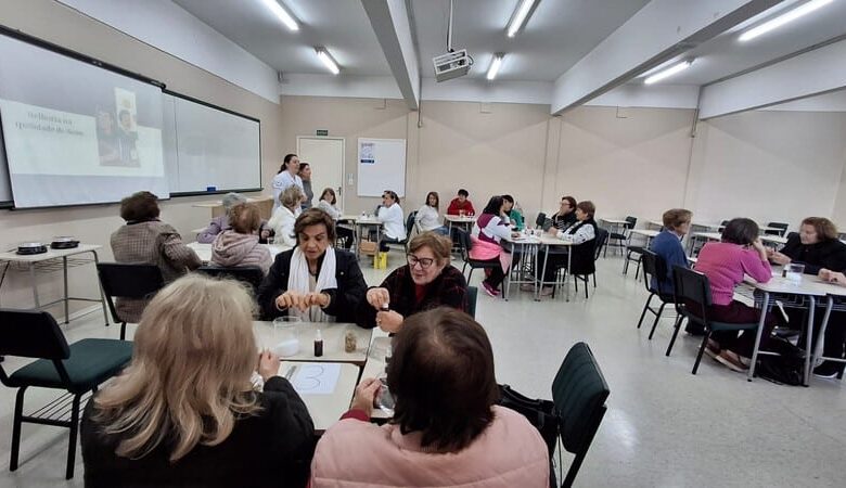Curso de Farmácia da URI promove tarde de bem-estar com alunas da Universidade Sem Limites