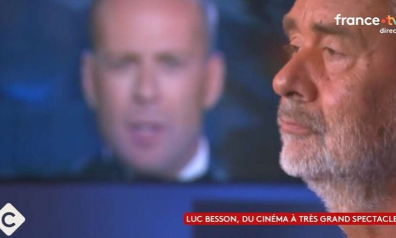 Diretor de um dos melhores filmes de Bruce Willis se emociona ao comentar saúde do ator