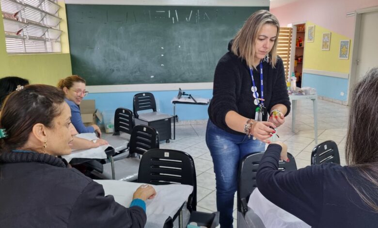 Programa Futuro Certo promove curso gratuito de Manicure e Pedicure em Americana