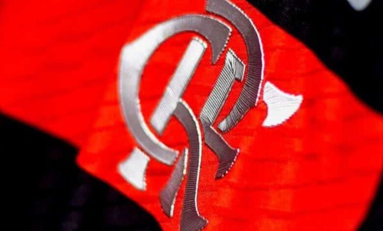Meia recusa proposta e decide retornar ao Flamengo