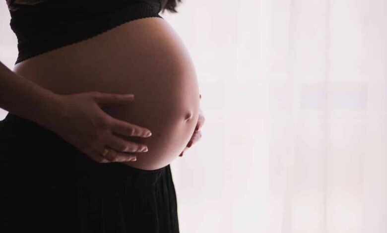 veja qual a idade média das mulheres ao terem filhos no seu estado