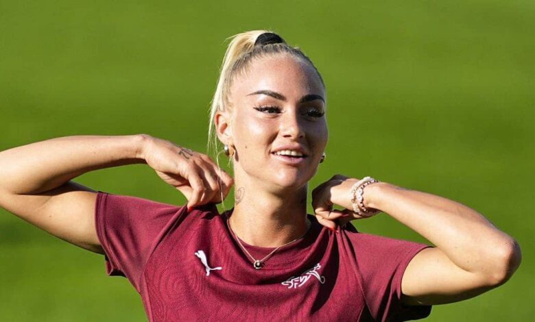 Strikers become defenders: Alisha Lehmann: "Me as a full-back? That surprised me too"