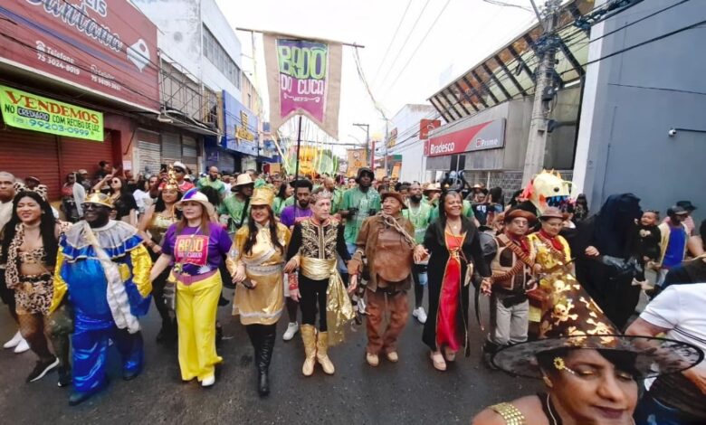Alegria, protesto e tradição: Bando Anunciador arrasta multidão pelas ruas de Feira de Santana; veja as fotos - Acorda Cidade