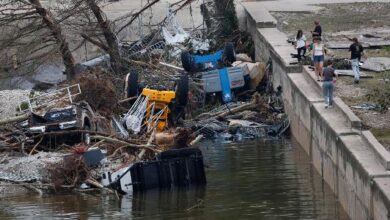 Destroços são vistos após enchente em Kerrville, Texas