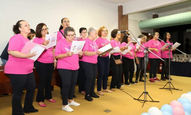 apresentacao coral vozes do bem