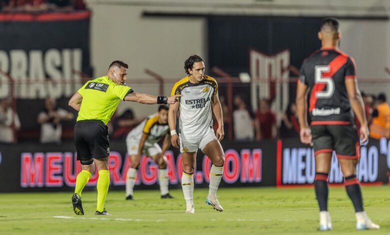 Criciúma vence Atlético-GO e volta a sonhar com G-4 da Série B