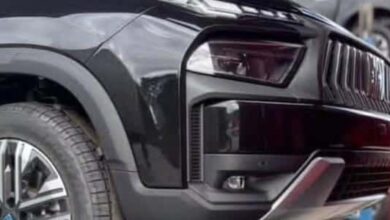 Detalhe da nova Fiat Toro, com grande formada por aletas verticais e novo para-choque