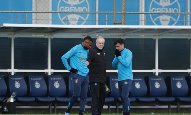 Destaques em jogo-treino do Grêmio buscam espaço na segunda metade da temporada