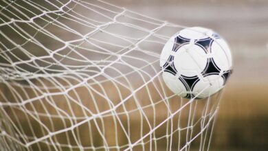 Holdem hat-trick sinks Royals in lively seven-goal thriller