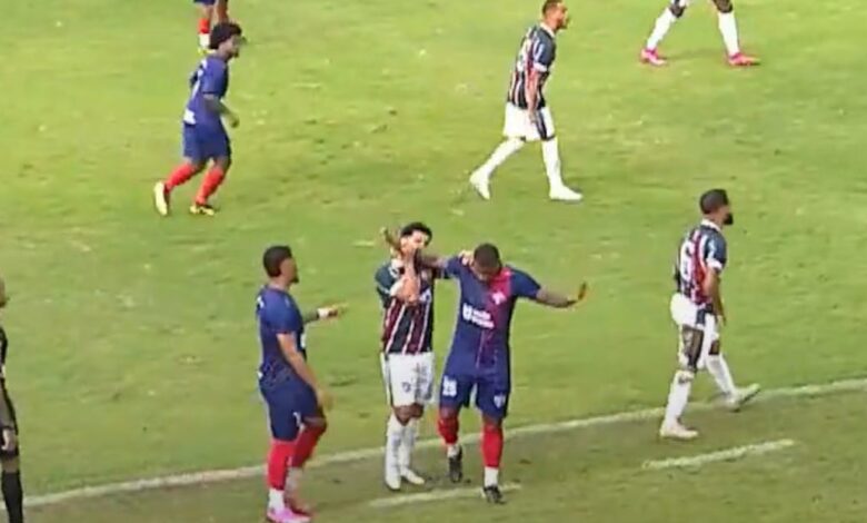 Jogador do Bahia de Feira leva mordida em clássico da 2º divisão do Baiano – R7 Esportes