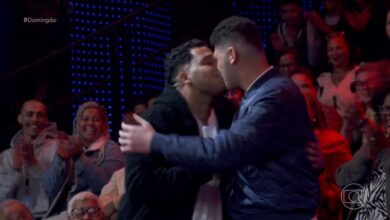 Domingão com beijo gay