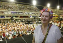 Morre Maria Augusta, autora de enredos como 'O Amanhã' e 'Domingo' que ficou conhecida pelo 'luxo na cor' no carnaval do Rio