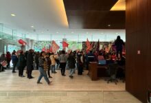 Movimento de esquerda invade saguão de prédio da Faria Lima em protesto pela taxação de super-ricos