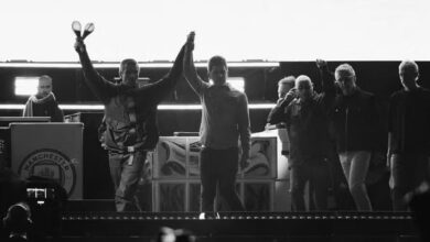 Oasis em seu primeiro show de reunião em Cardiff
