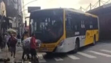 Ônibus e BRT são sequestrados e usados como barricadas em Madureira após operação da PM na Serrinha – Record