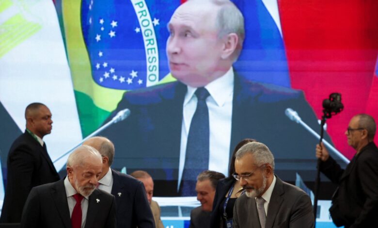 Putin defende aumento de transações em moedas locais em discurso na Cúpula dos Brics