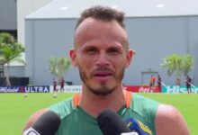 Renê explica festa no vestiário do Fluminense e gritos de "oitenta": "Brincadeira para descontrair"