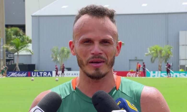 Renê explica festa no vestiário do Fluminense e gritos de "oitenta": "Brincadeira para descontrair"
