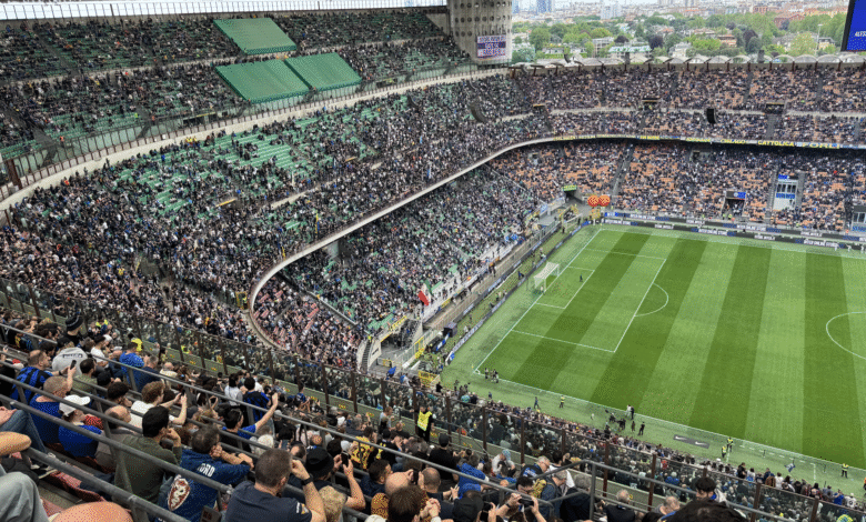 O lendário estádio de futebol San Siro visto pelas lentes iPhone 15 Pro