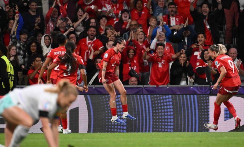 Suiza sueña con los cuartos, Islandia se despide