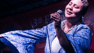 Ada Koffi leva ao Festival Movimento Cidade, em Vila Velha, o show “Sons do Ori”, com repertório autoral inspirado em raízes afro-brasileiras e indígenas. Foto: Reprodução/Instagram