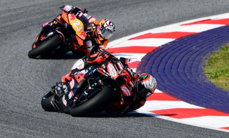 Bezzechi domina e é pole na Áustria; Márquez sofre queda
