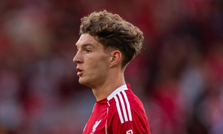 Lewis Koumas se junta ao Birmingham por empréstimo para 2025-26