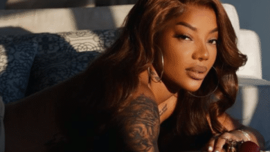 Ludmilla recebe caixa misteriosa e lança site enigmático antes de shows nos EUA