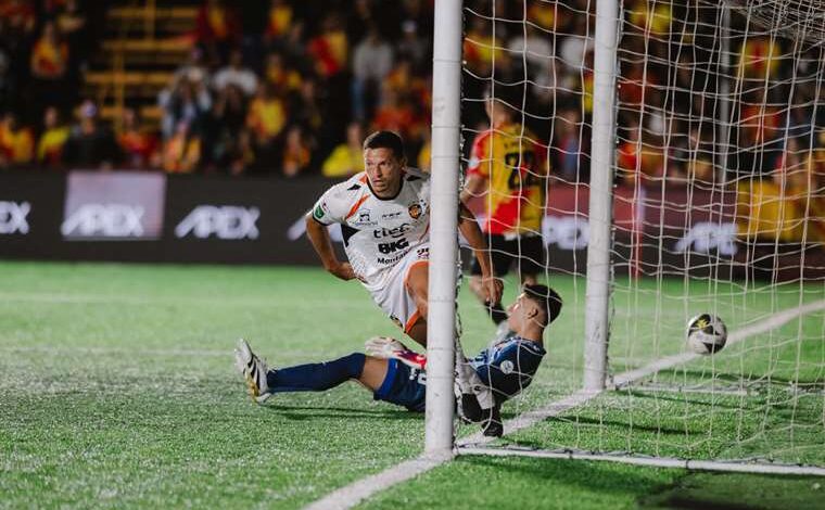 Puntarenas FC sorprende al Herediano y lo sonroja en su cancha