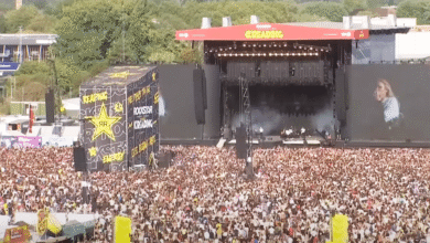 Reading Festival fecha o verão de shows na Europa. Temos vários vídeos