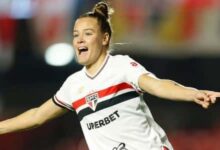 Giovanna Crivelari, atacante do São Paulo, celebra gol sobre a Ferroviária, no Brasileirão Feminino