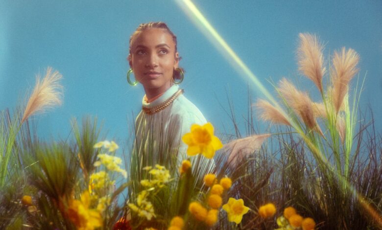 De volta ao Brasil para três shows, Esperanza Spalding fala da amizade com Milton Nascimento e relação com o país